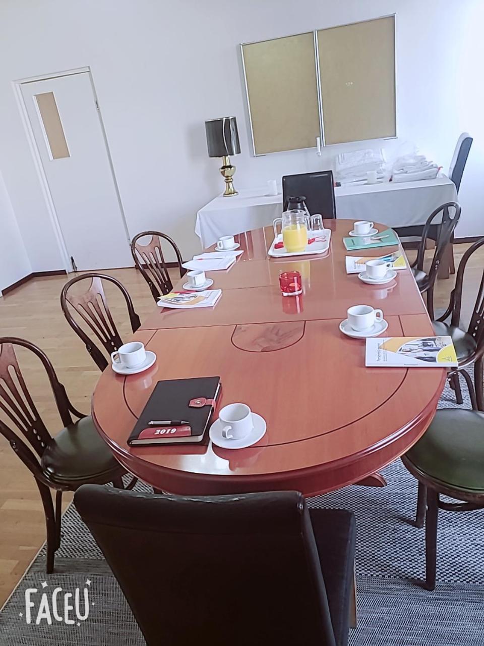 威加客酒店 Vingåker 外观 照片